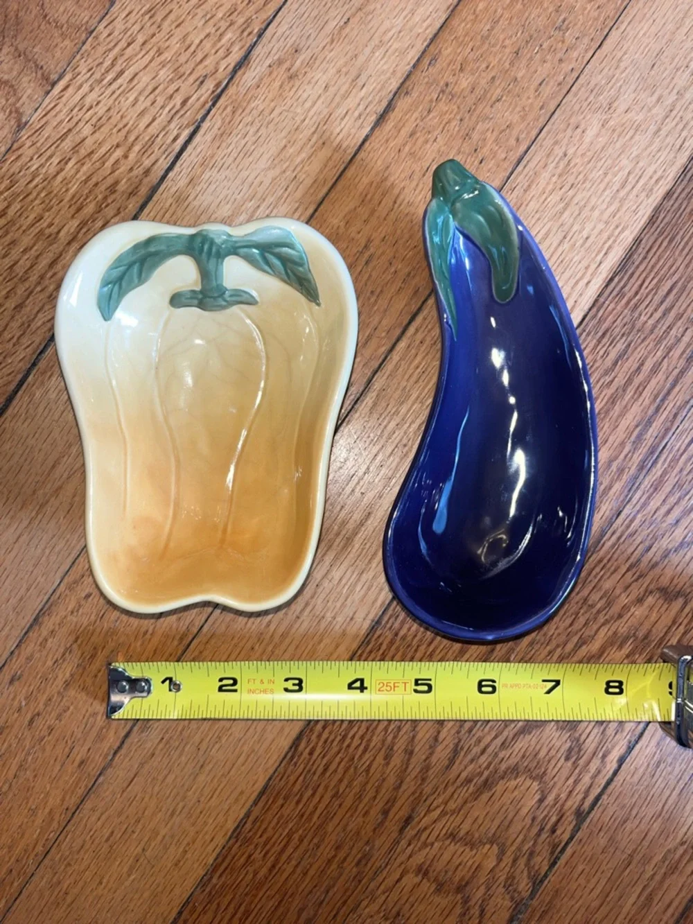 Set of 2 Williams Sonoma Jardin Potager Eggplant and Yellow Pepper dishes